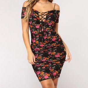 Fashion Nova Heart & Hips Ruched Stretchy Floral Dress - S